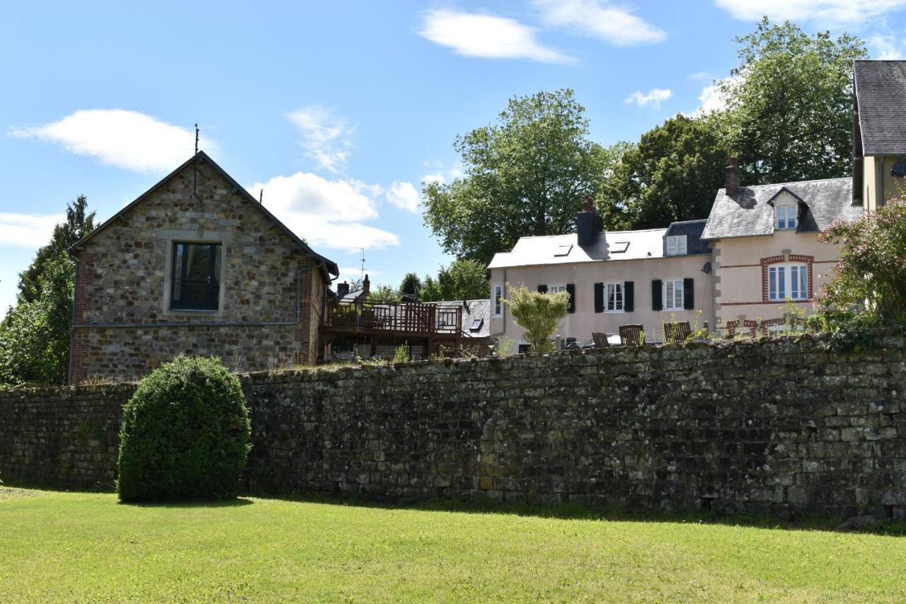 Gites In Le Neufbourg -Mortain ภายนอก รูปภาพ