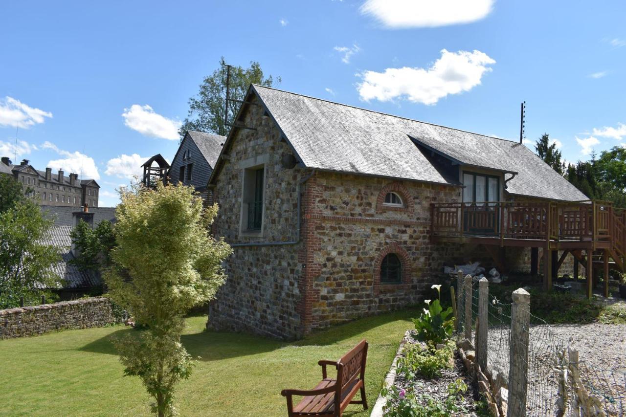 Gites In Le Neufbourg -Mortain ภายนอก รูปภาพ