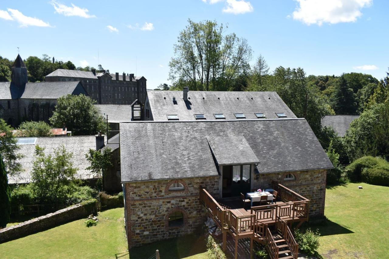 Gites In Le Neufbourg -Mortain ภายนอก รูปภาพ