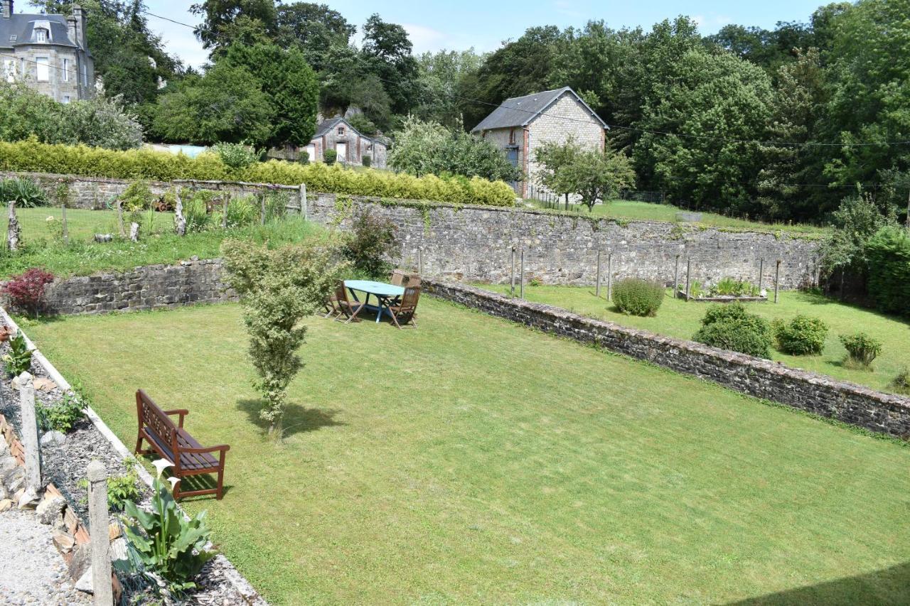 Gites In Le Neufbourg -Mortain ภายนอก รูปภาพ