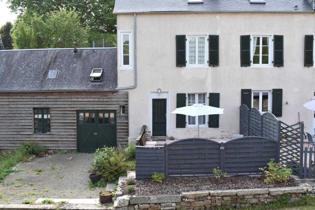 Gites In Le Neufbourg -Mortain ภายนอก รูปภาพ