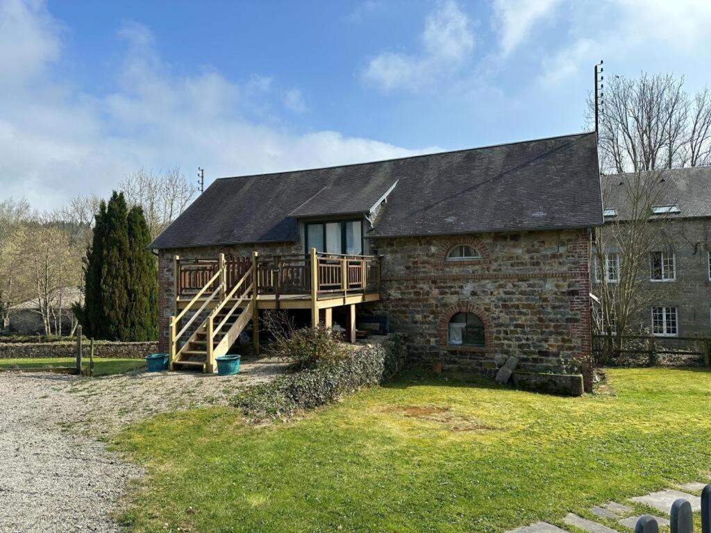 Gites In Le Neufbourg -Mortain ภายนอก รูปภาพ